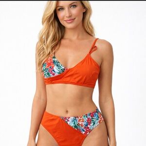 Modihito Women’s Vibrant Orange Floral 2 Piece Swimsuit - Size Large Beach